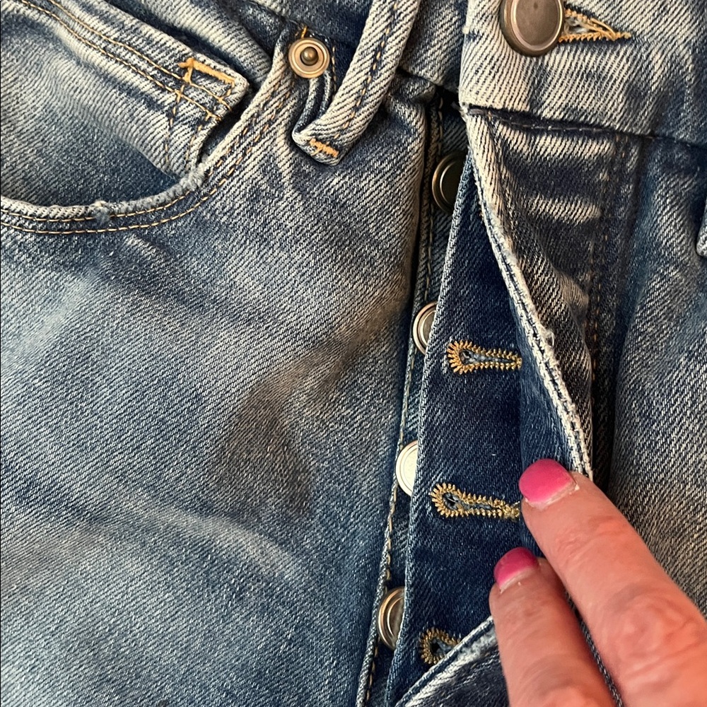 Good American Slant Button Fly Straight Jeans - Picture 5 of 10